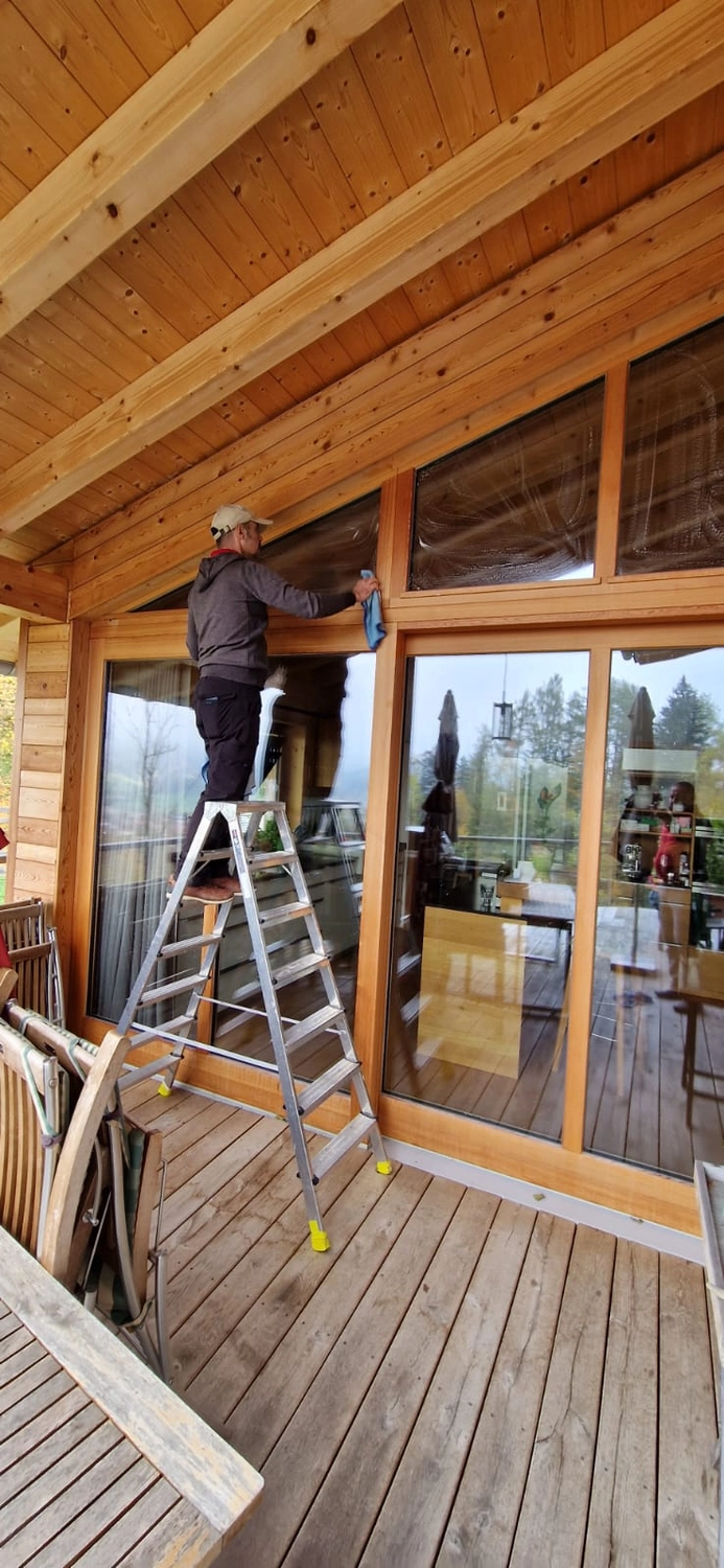 Timi Morina – Reinigung & Service - Fensterreinigung