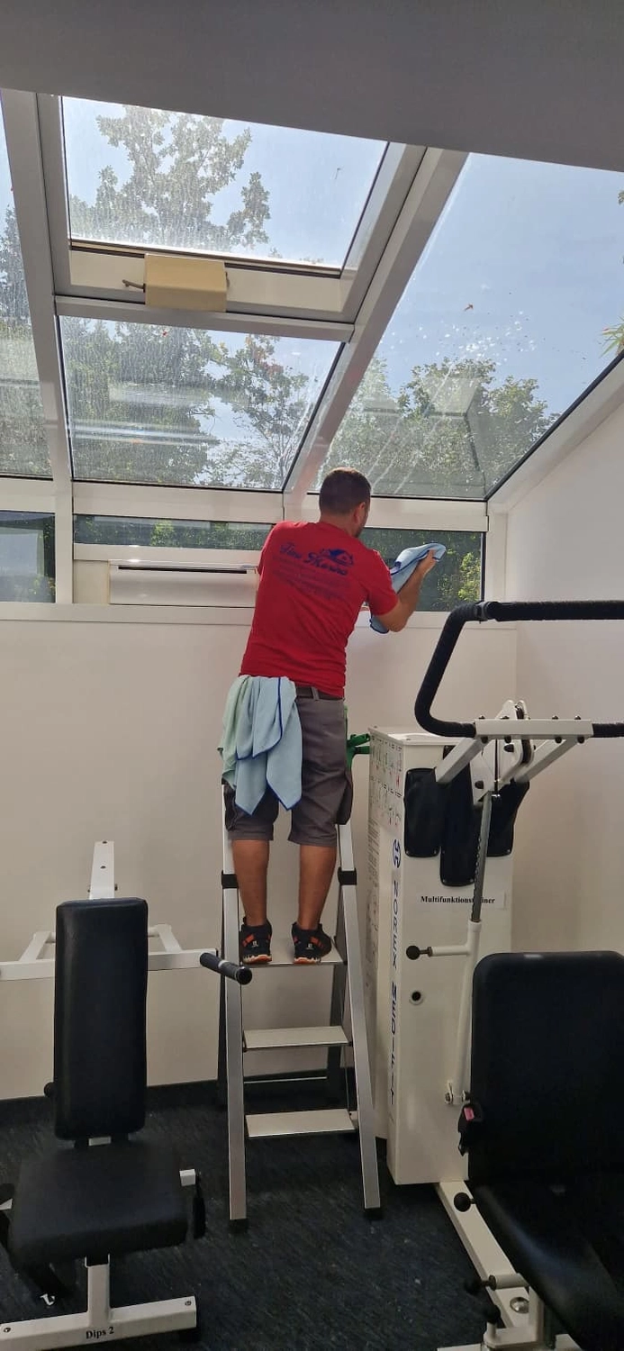 Timi Morina – Reinigung & Service - Fensterreinigung