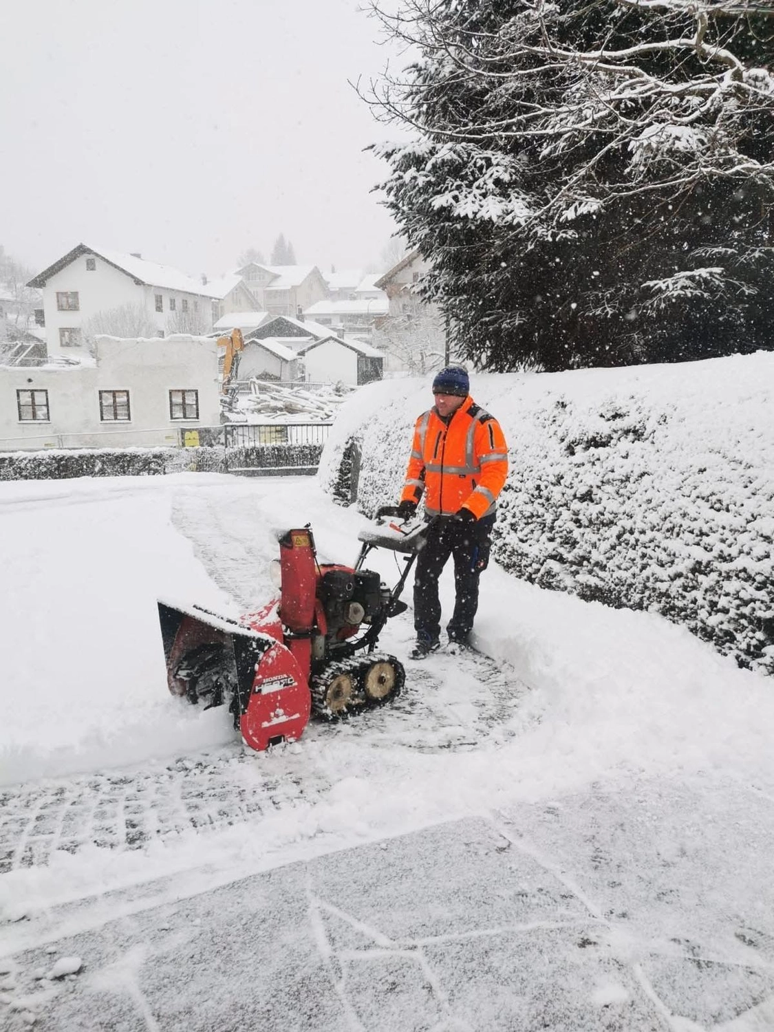 Timi Morina – Reinigung & Service - Winterdienst